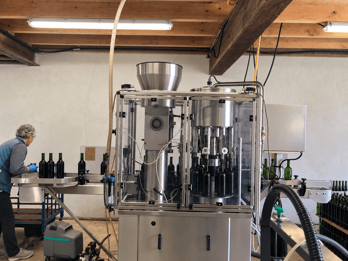 Bottling of Domaines Pedro wines in the Médoc production cellar
